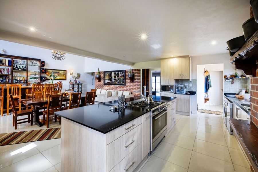 6 Bedroom Property for Sale in Stellenbosch Farms Western Cape